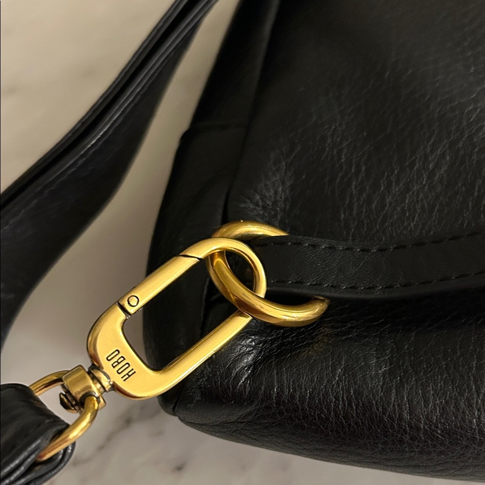 HOBO Fern Sling Pebble Black - Picture 7 of 7